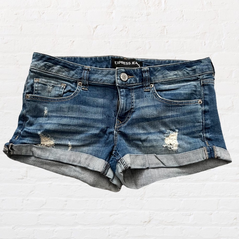 Like 🆕 Express distressed jean 2.5” inseam cuffed shorts